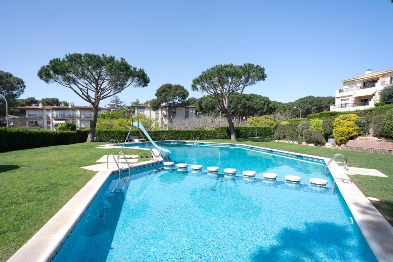 Bonita Casa Adosada Con Jardin Privado Y Piscina Comunitaria Calella De Palafrugell Exterior photo