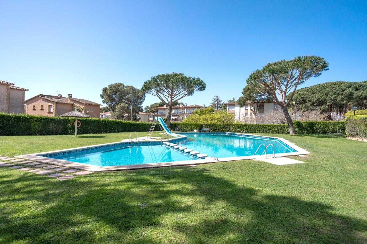 Bonita Casa Adosada Con Jardin Privado Y Piscina Comunitaria Calella De Palafrugell Exterior photo