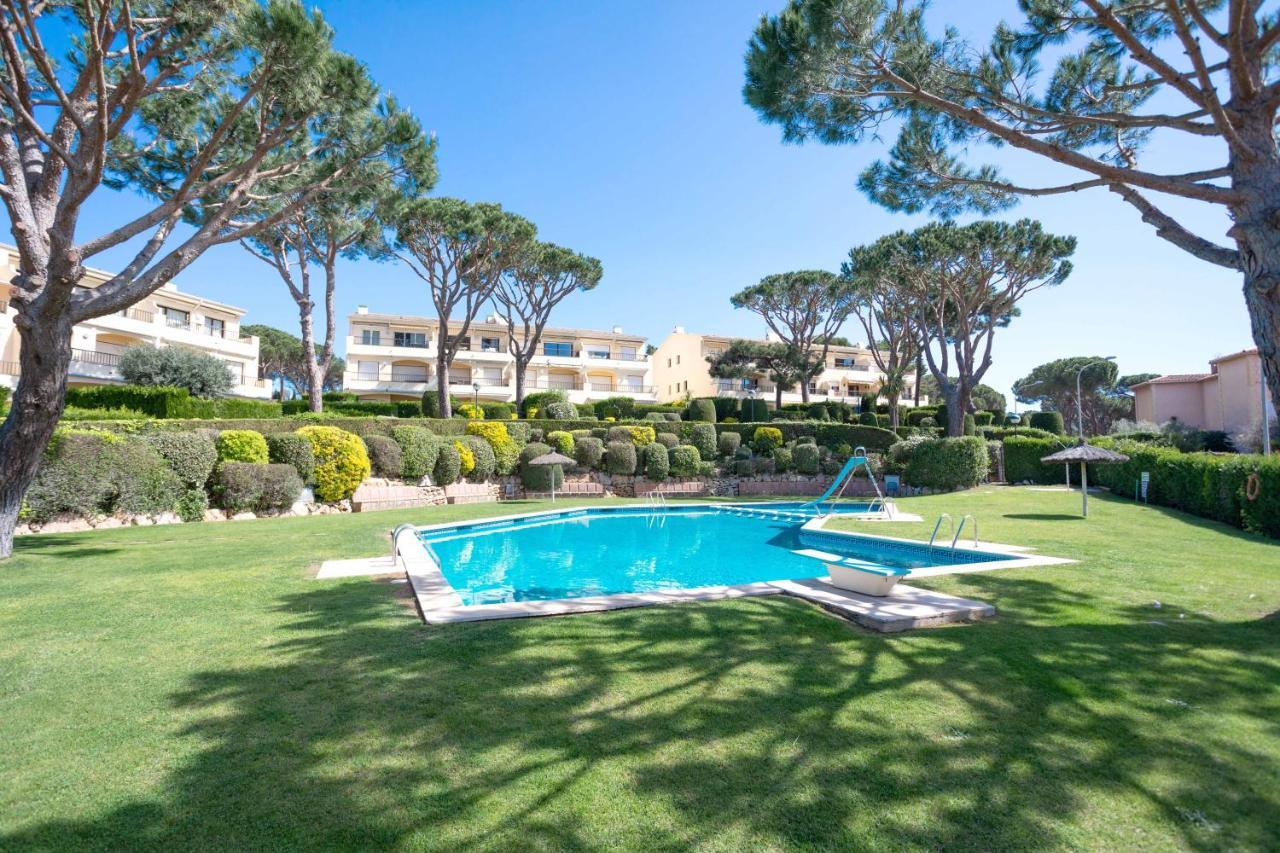 Bonita Casa Adosada Con Jardin Privado Y Piscina Comunitaria Calella De Palafrugell Exterior photo